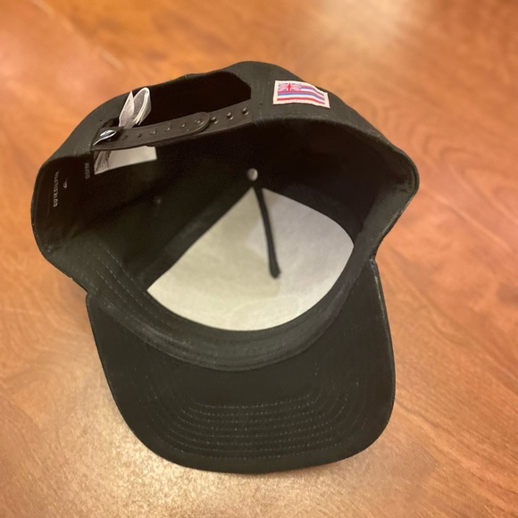 Quicksilver SnapBack hat Hawaii edition. New with tags - Picture 3 of 3